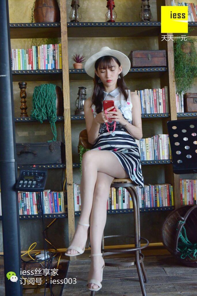 [IESS異思趣向] 2017.07.10 絲享家018：《小姐姐的肉絲露趾涼鞋》秋秋 [49P/59.3MB]插圖
