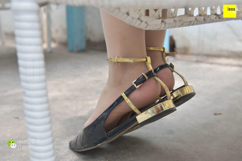 [IESS異思趣向] 2017.07.13 絲享家021：《今日換平底鞋可好？》墨軒 [99P/66.6MB]插圖1