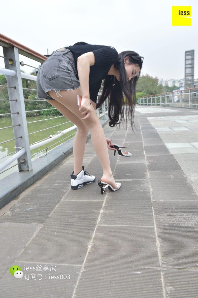 [IESS異思趣向] 2017.08.02 絲享家034：《超短熱褲肉絲》欣欣 [99P/77.2MB]插圖1