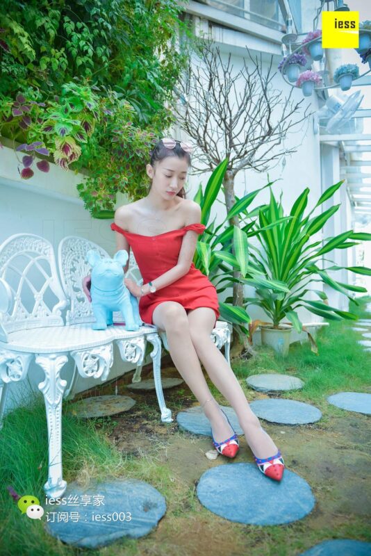 [IESS異思趣向] 2017.11.07 絲享家098：《小怪獸紅裙肉絲》秋秋 [99P/52.4MB]-無(wú)料攝影圈