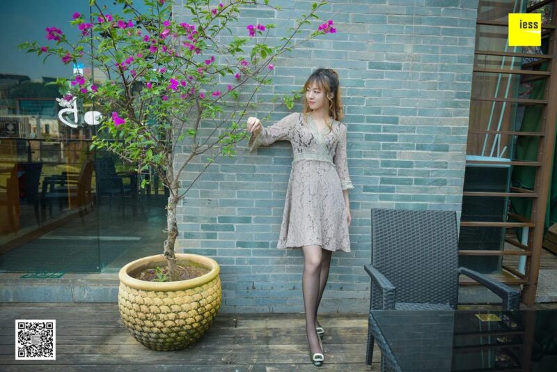[IESS異思趣向] 2017.11.16 絲享家105：《妹紙你還是穿平底鞋吧》紫紫 [99P/60.7MB]-無料攝影圈