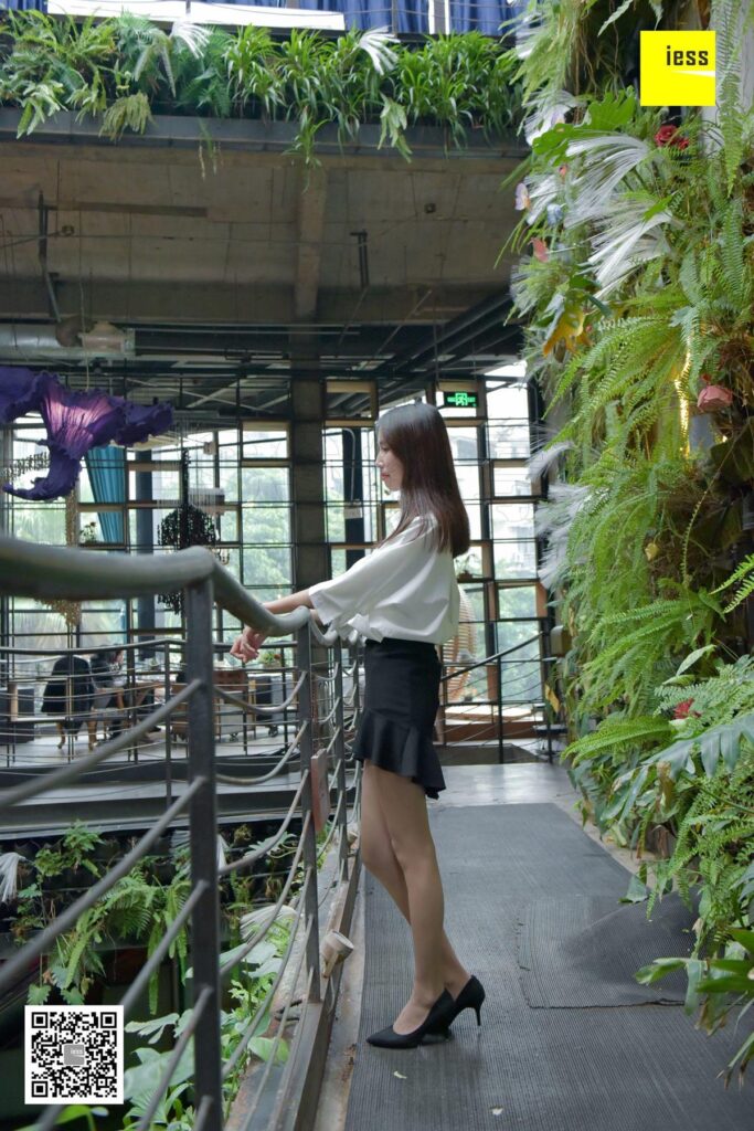 [IESS異思趣向] 2018.01.07 絲享家142：《軟妹肉絲小細腿》新模 [99P/37.1MB]插圖2