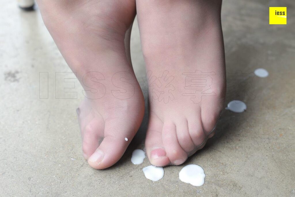 [IESS異思趣向] 2018.03.23 絲享家196：《羽絨服之戀》秋秋 [99P/44.3MB]插圖3