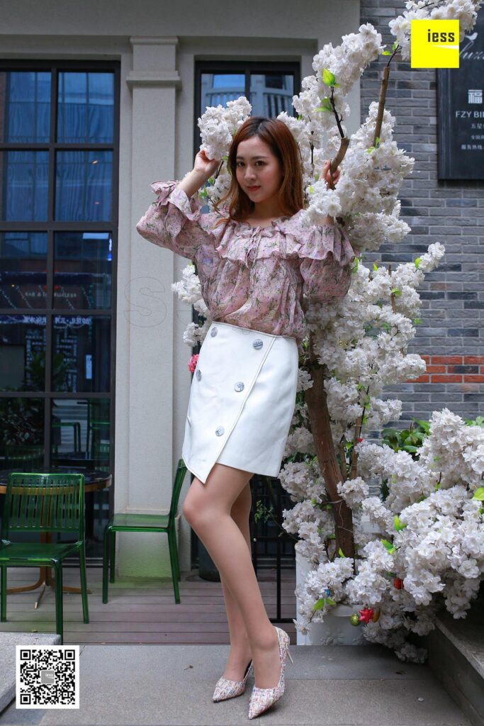 [IESS異思趣向] 2018.05.18 絲享家235：《膚白貌美嫩腳趾》紫紫 [99P/96.5MB]插圖