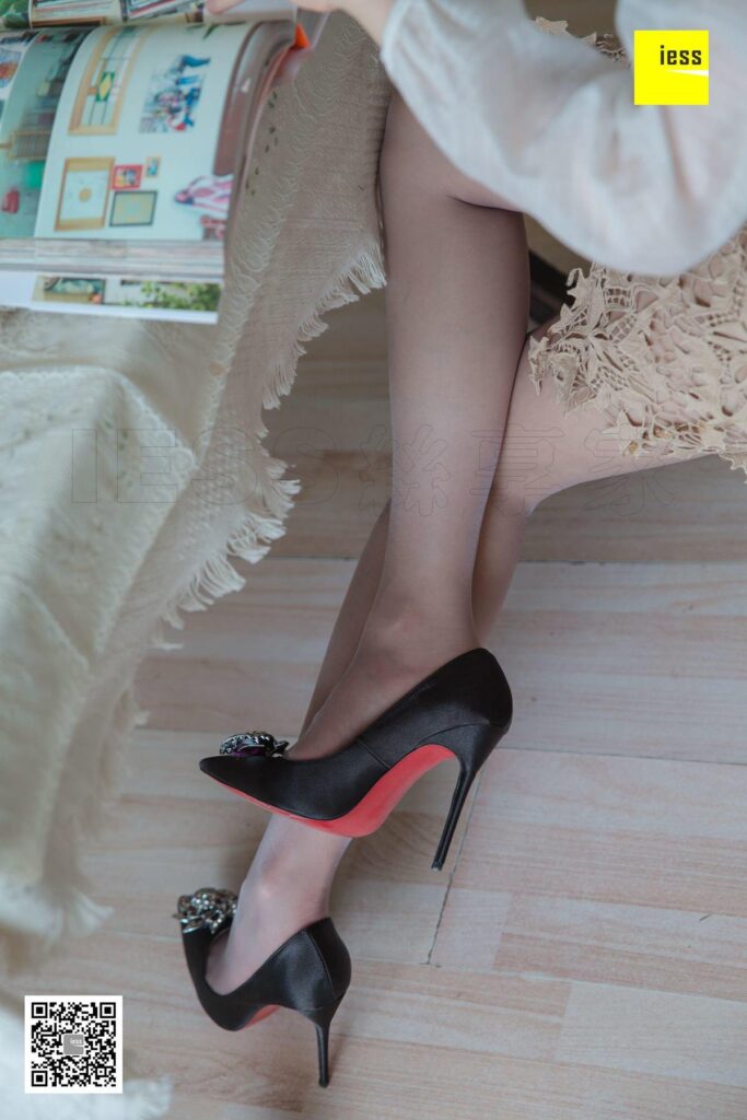 [IESS異思趣向] 2018.08.23 絲享家301：《大熊也喜歡灰絲》文欣 [90P/34.9MB]插圖1