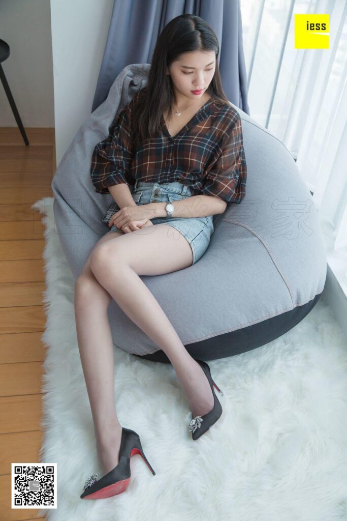 [IESS異思趣向] 2018.10.11 絲享家335：《白毛絨地毯上的灰絲》七七 [93P/36.9MB]插圖1