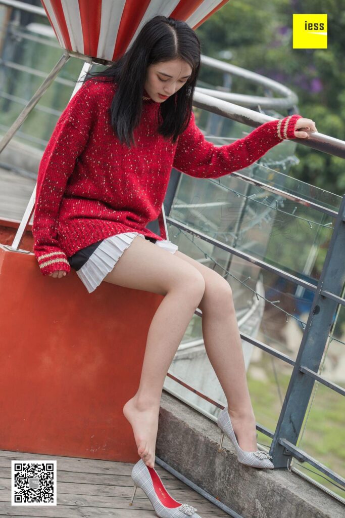 [IESS異思趣向] 2018.12.03 絲享家372：《街拍姍姍和小助理》姍姍 [92P/44.6MB]插圖