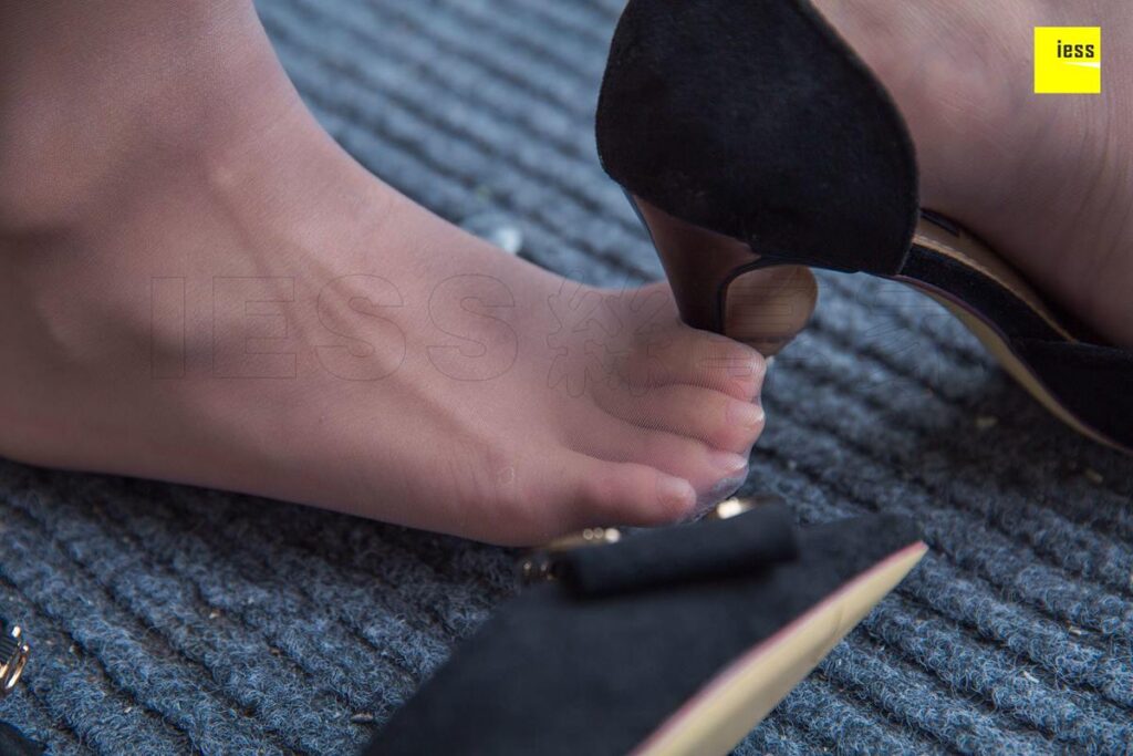 [IESS異思趣向] 2018.12.10 絲享家377：《婉萍上班前小憩》婉萍 [95P/49.6MB]插圖1