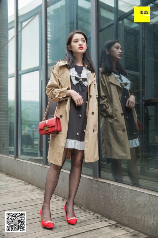 [IESS異思趣向] 2018.12.21 絲享家386：《氣質風衣小紅高》姍姍 [90P/42.2MB]-無料攝影圈