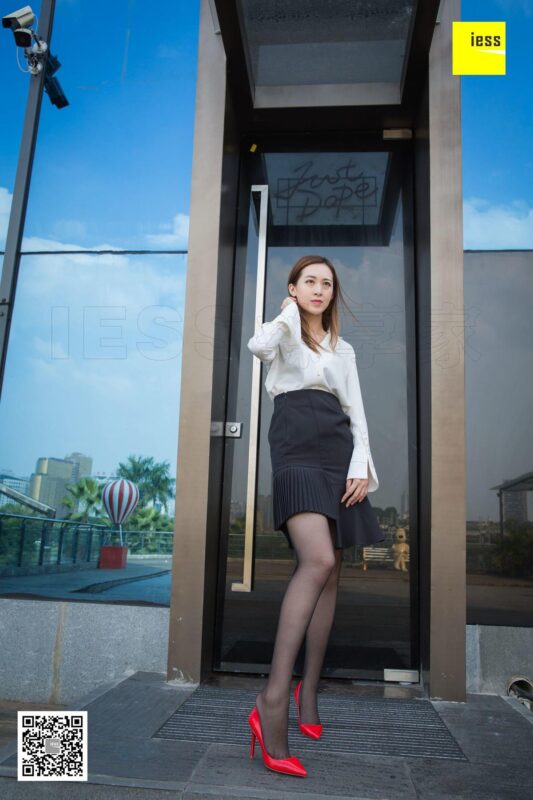 [IESS異思趣向] 2018.12.28 絲享家390：《被風(fēng)吹亂的裙擺》紫紫 [95P/44.7MB]-無(wú)料攝影圈