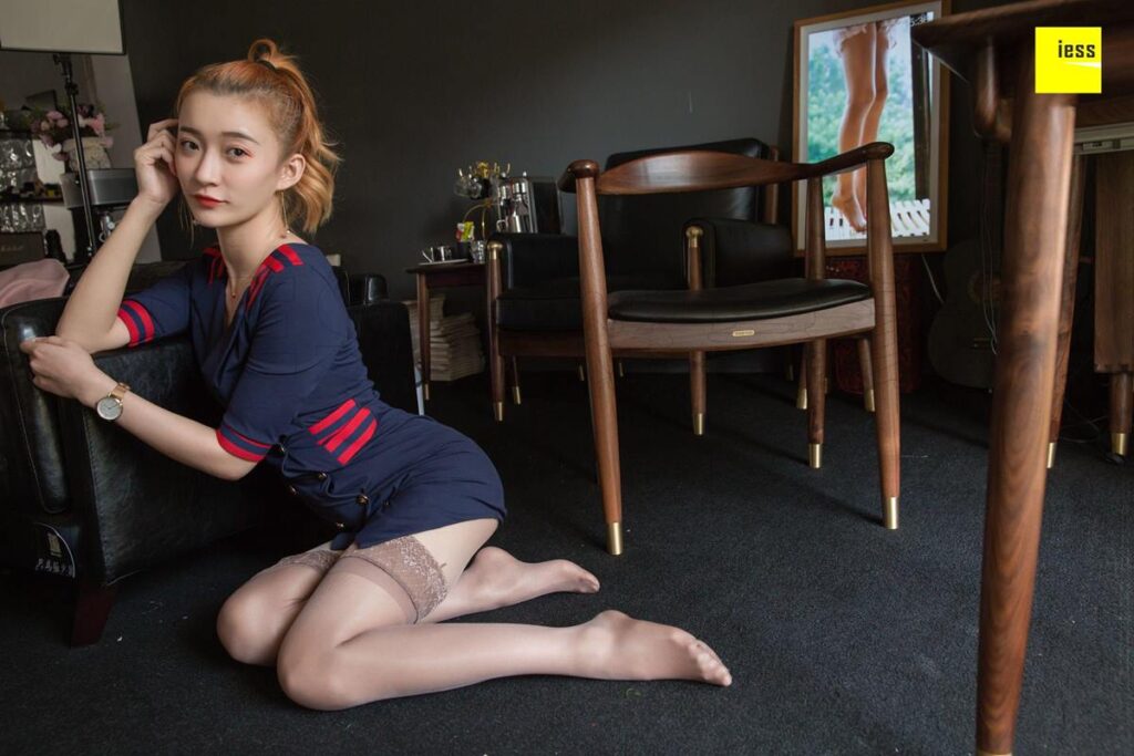 [IESS異思趣向] 2019.01.15 絲享家402：《秋姐的雙層襪子》秋秋 [81P/42.4MB]插圖1