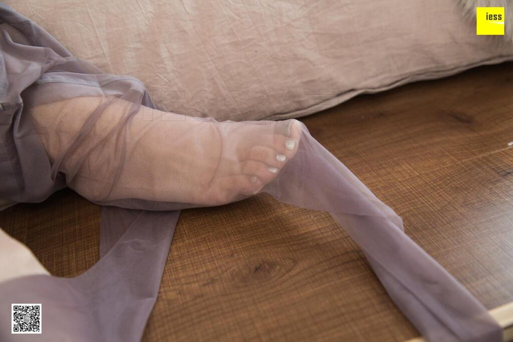 [IESS異思趣向] 2019.02.19 絲享家426：《辣媽試襪過程》辣媽（君君）[90P/28.3MB]插圖3