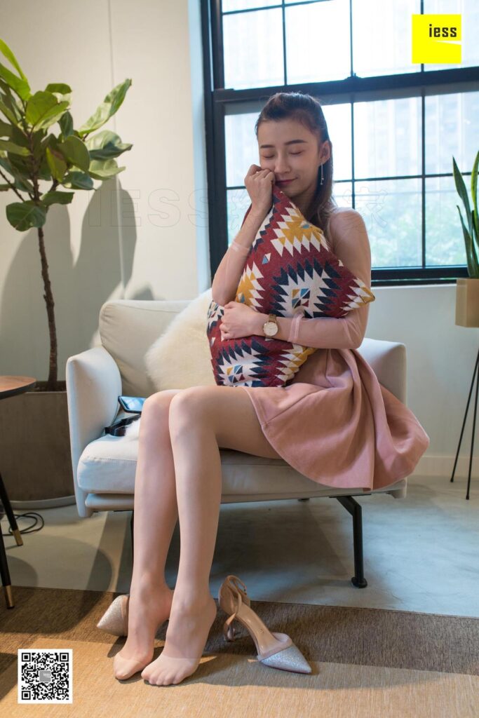 [IESS異思趣向] 2019.02.26 絲享家430：《秋秋粉嫩腳尖加固》秋秋 [89P/34.5MB]插圖