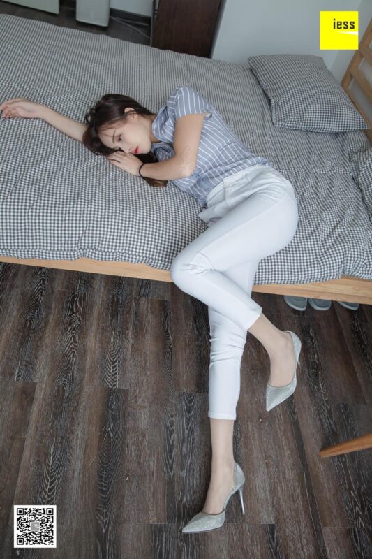 [IESS異思趣向] 2019.03.11 絲享家438：《小羽OL白長(zhǎng)褲》小羽 [95P/76.8MB]-無(wú)料攝影圈