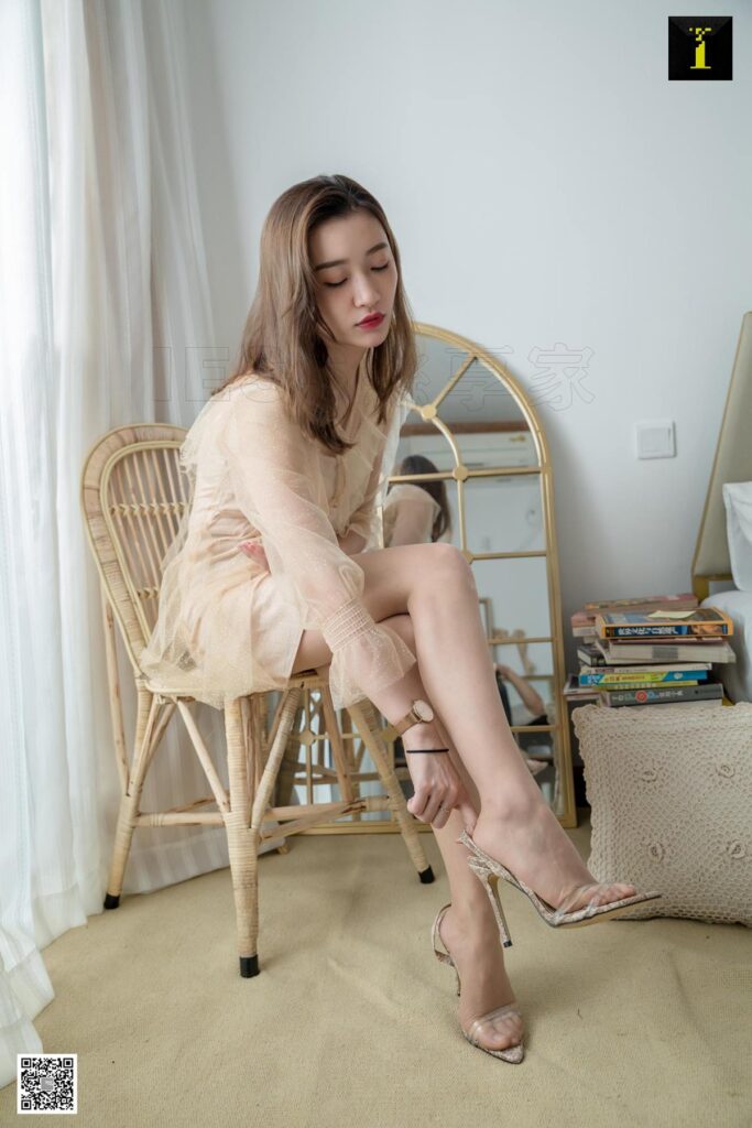 [IESS異思趣向] 2019.04.23 絲享家469：《秋的蛇紋尖頭涼鞋》秋秋 [94P/30.7MB]插圖