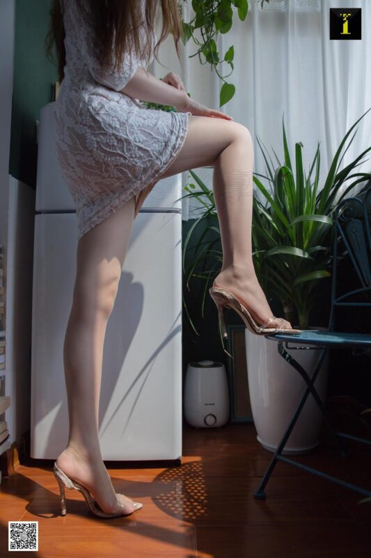 [IESS異思趣向] 2019.07.10 絲享家525：《光與影下的九妹》九妹 [90P/31MB]-無料攝影圈