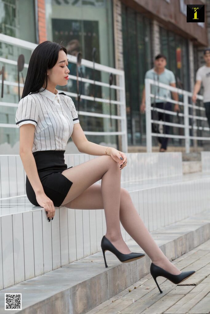 [IESS異思趣向] 2019.09.26 絲享家580：可樂《偶遇白領(lǐng)街拍》[91P/28MB]插圖1