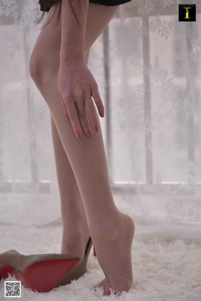 [IESS異思趣向] 2019.11.11 絲享家606： 葉子《嬌小葉子的毛衣》[65P/27.5MB]插圖1