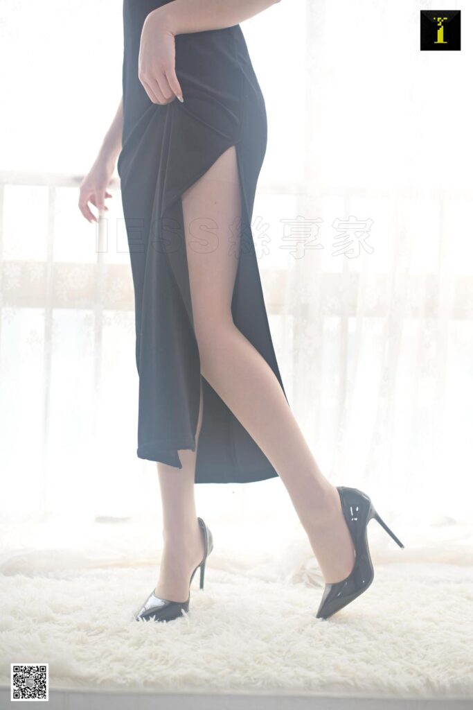 [IESS異思趣向] 2019.11.11 絲享家607： 秋秋《云芝長款開衩旗袍》[94P/23.5MB]插圖1