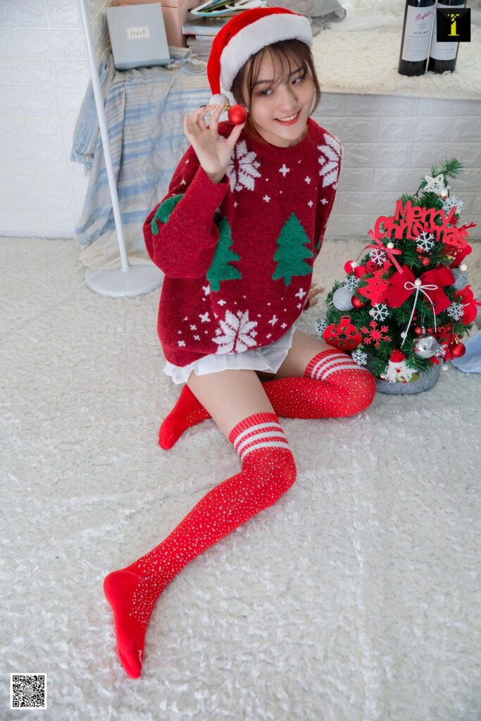 [IESS異思趣向] 2019.12.25 絲享家645：婉萍《紅酒與圣誕節(jié)》[88P/36.9MB]插圖1