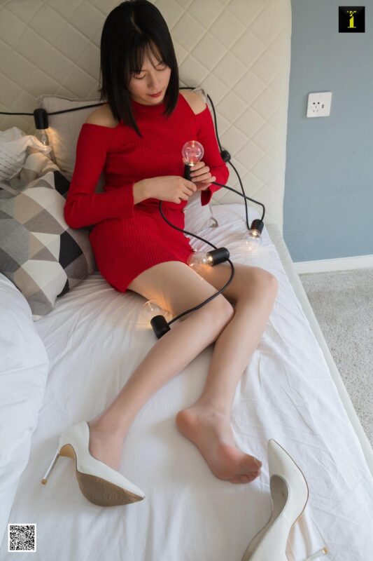 [IESS異思趣向] 2020.03.12 絲享家 699：小小《紅色開衩的秘密》[95P/28MB]-無料攝影圈