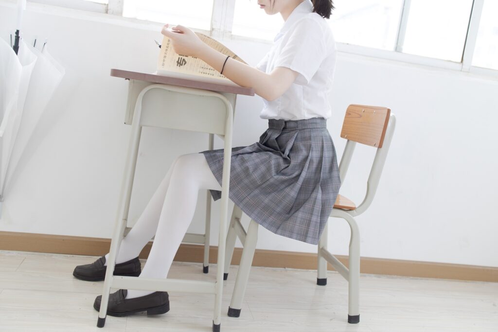 森蘿財團 內(nèi)部VIP系列 001 真空白絲 [150P/1V/4.66GB]插圖1