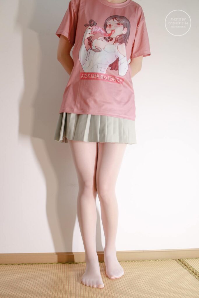 森蘿財(cái)團(tuán)寫真 無(wú)料004 涼席上的白絲美少女[40P/604MB]插圖2