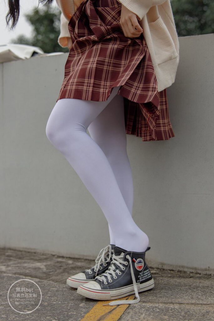 森蘿財團(tuán)寫真 有料 NO.006 依依 戶外白絲JK制服[90P/1.23G]插圖3