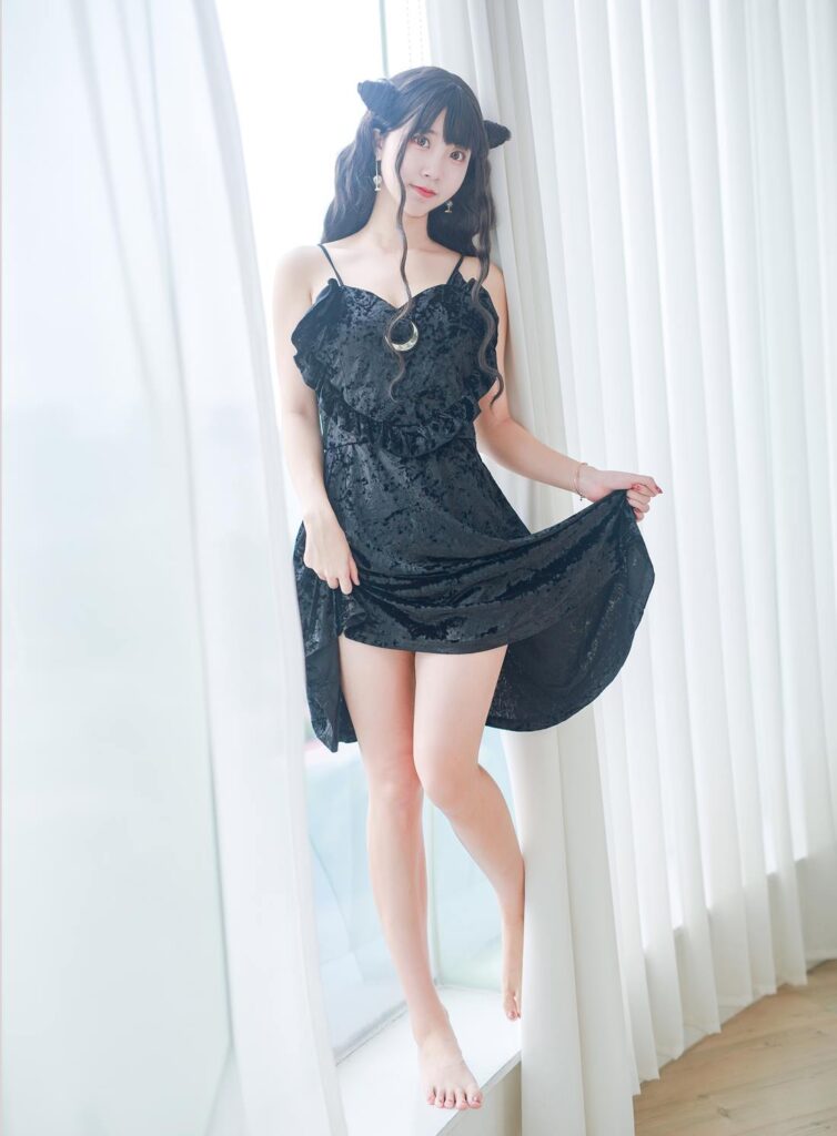 黑川 小惡魔黑裙子完成圖插圖