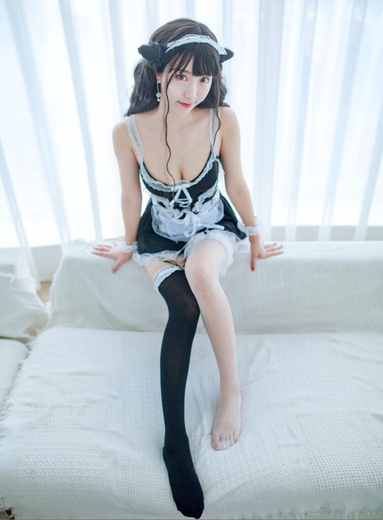 黑川 小惡魔女仆裝插圖3