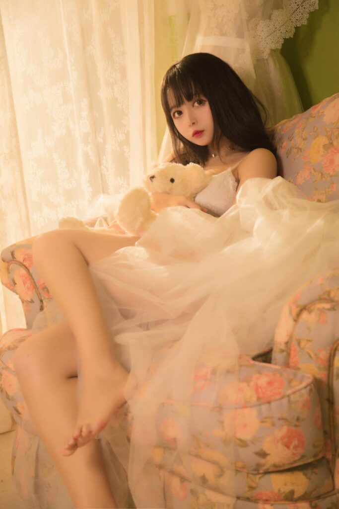 大眼萌妹黑貓貓OvO – 少女寫真 [26P/229MB]插圖1