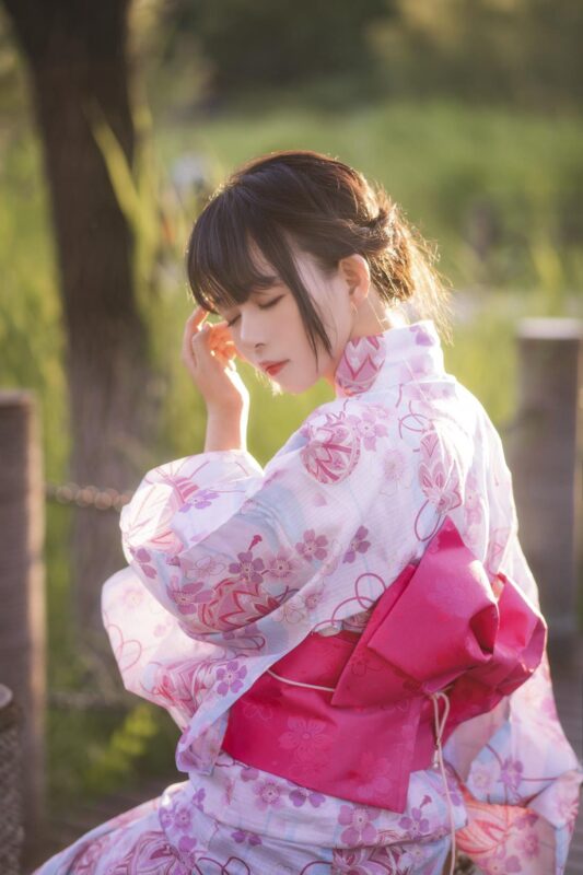 大眼萌妹黑貓貓OvO – 和服超進(jìn)化 [14P/163MB]-無料攝影圈