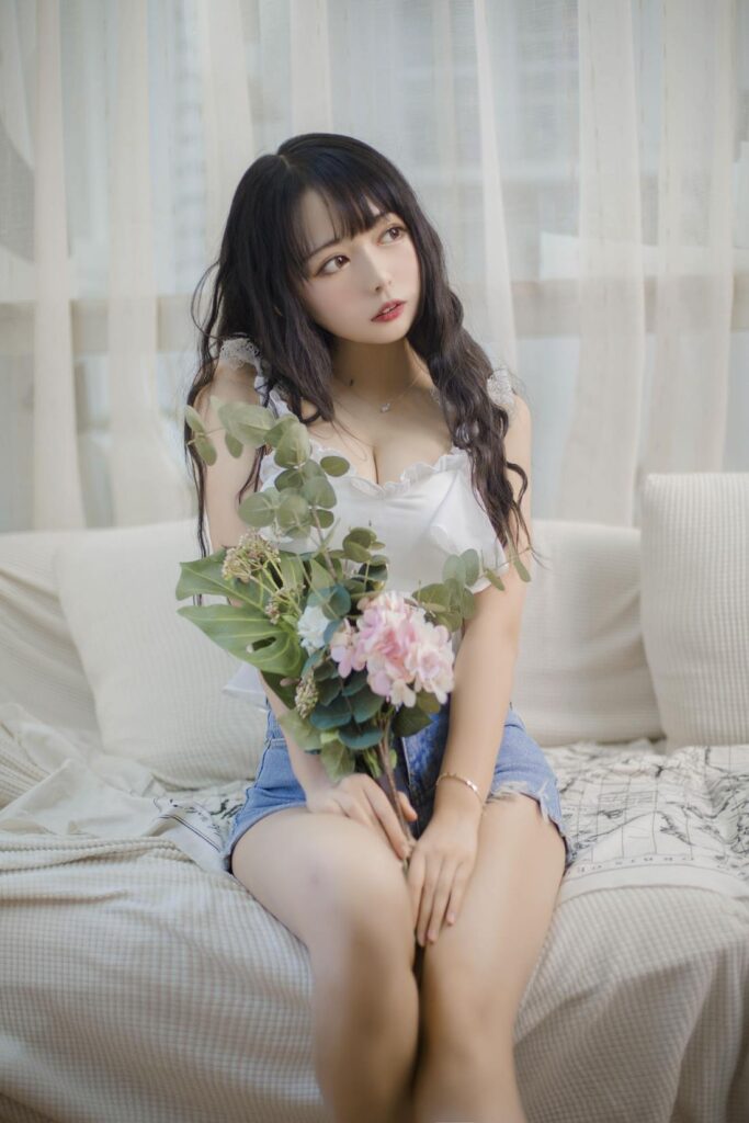 大眼萌妹黑貓貓OvO – 客廳 [16P/74MB]插圖1