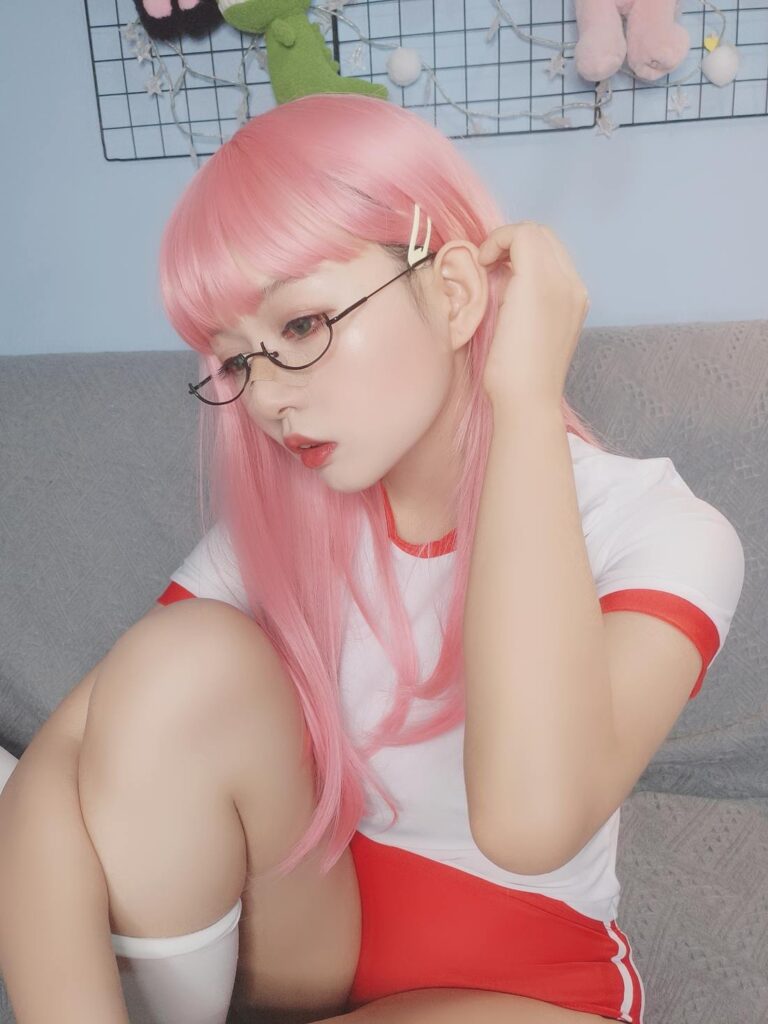 大眼萌妹黑貓貓OvO – 體操服自拍 [16P/41MB]插圖1