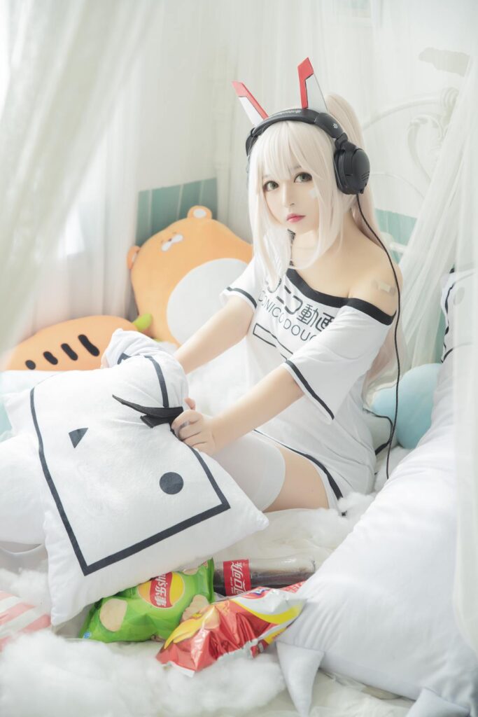 大眼萌妹黑貓貓OvO – 肥宅凌波 [19P/326MB]插圖