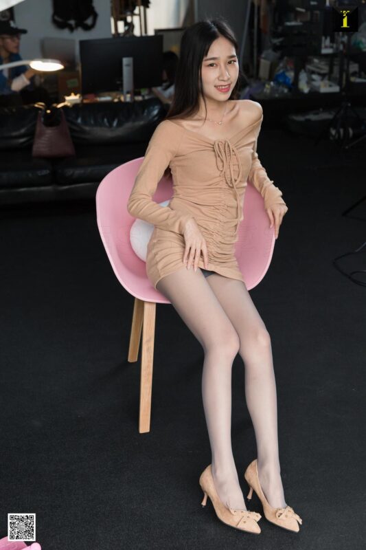 [IESS異思趣向] 2020.04.02 絲享家 713：美子《高級駝色系》[89P/28MB]-無料攝影圈