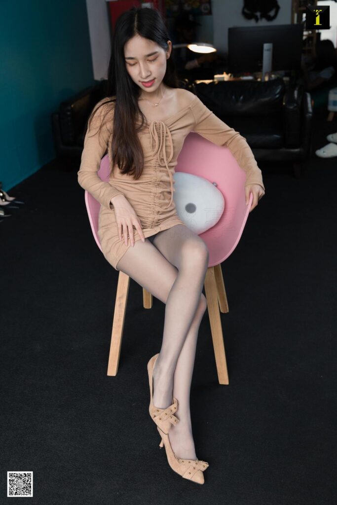 [IESS異思趣向] 2020.04.02 絲享家 713：美子《高級駝色系》[89P/28MB]插圖2