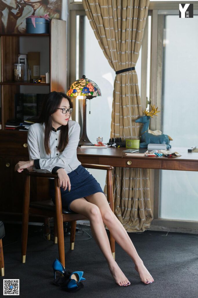 [IESS異思趣向] 2020.04.27 絲享家 727：小衫《老師的吊帶襪》[93P/29MB]插圖