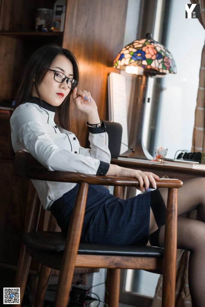 [IESS異思趣向] 2020.04.27 絲享家 727：小衫《老師的吊帶襪》[93P/29MB]插圖1