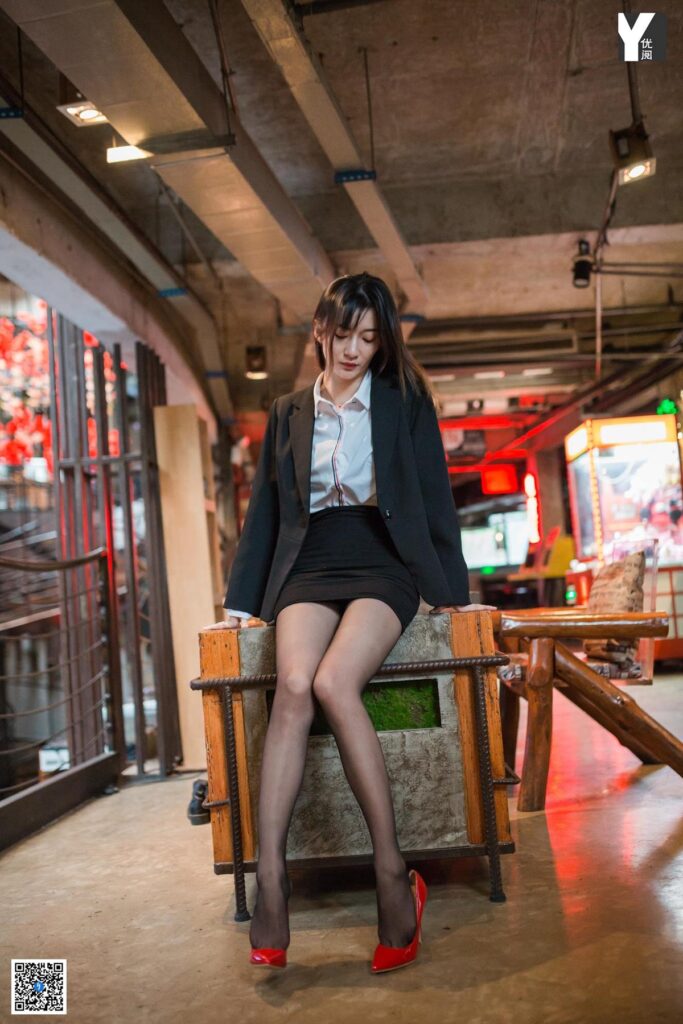 [IESS異思趣向] 2020.05.28 絲享家 750：秋秋《偏愛紅色高跟鞋》[95P/35MB]插圖1