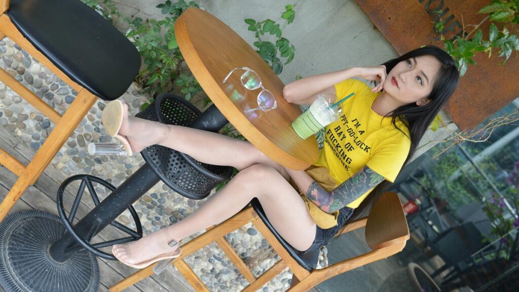 [IESS異思趣向] 2021.04.19 絲享家 784：瀟瀟《長腿花辣妹》[76P/102MB]插圖1