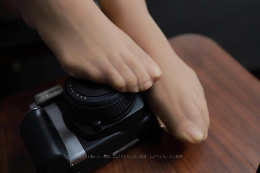 [IESS異思趣向] 2021.05.5 絲享家 797：肉肉《大長腿超短裙》[51P/40MB]插圖1