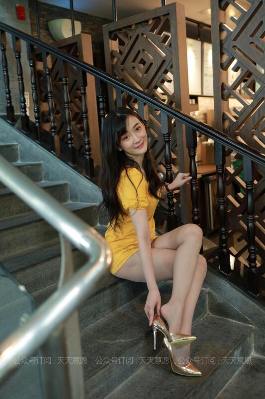 [IESS異思趣向] 2021.05.18 絲享家 806：秋秋《蛋黃的長裙》[79P/123MB]-無料攝影圈