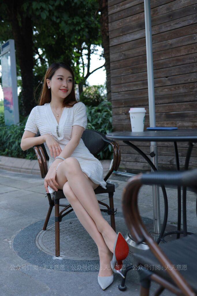 [IESS異思趣向] 2021.05.25 絲享家 814：小婕《肉絲白裙俏佳人》[79P/126MB]插圖1