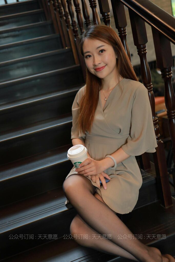 [IESS異思趣向] 2021.06.09 絲享家 827：小婕《紅色跟底一身輕》[91P/128MB]插圖3