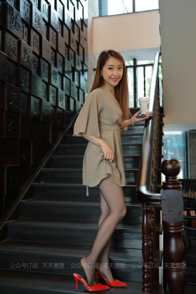 [IESS異思趣向] 2021.06.09 絲享家 827：小婕《紅色跟底一身輕》[91P/128MB]插圖2