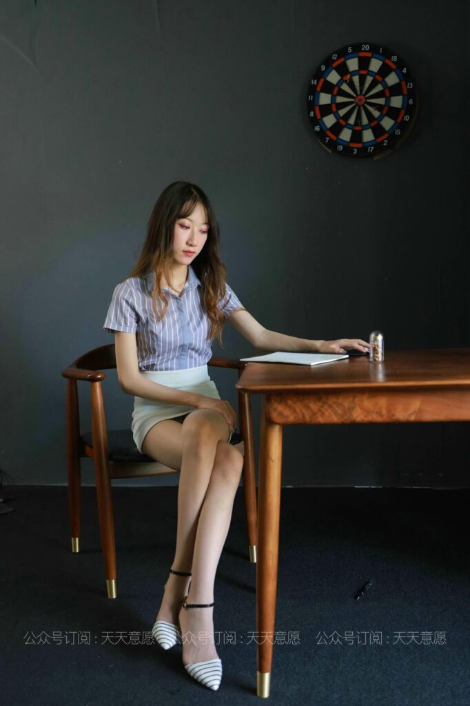 [IESS異思趣向] 2021.06.11 絲享家 829：怡怡《長腿實習生》[89P/123MB]插圖2