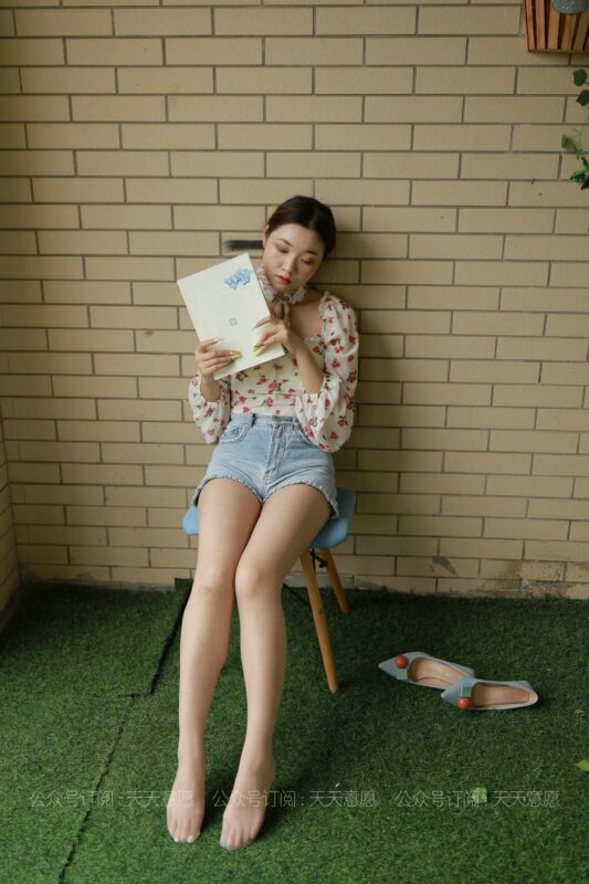 [IESS異思趣向] 2021.07.03 絲享家 850：可可《法式碎花裙》[82P/192MB]-無料攝影圈