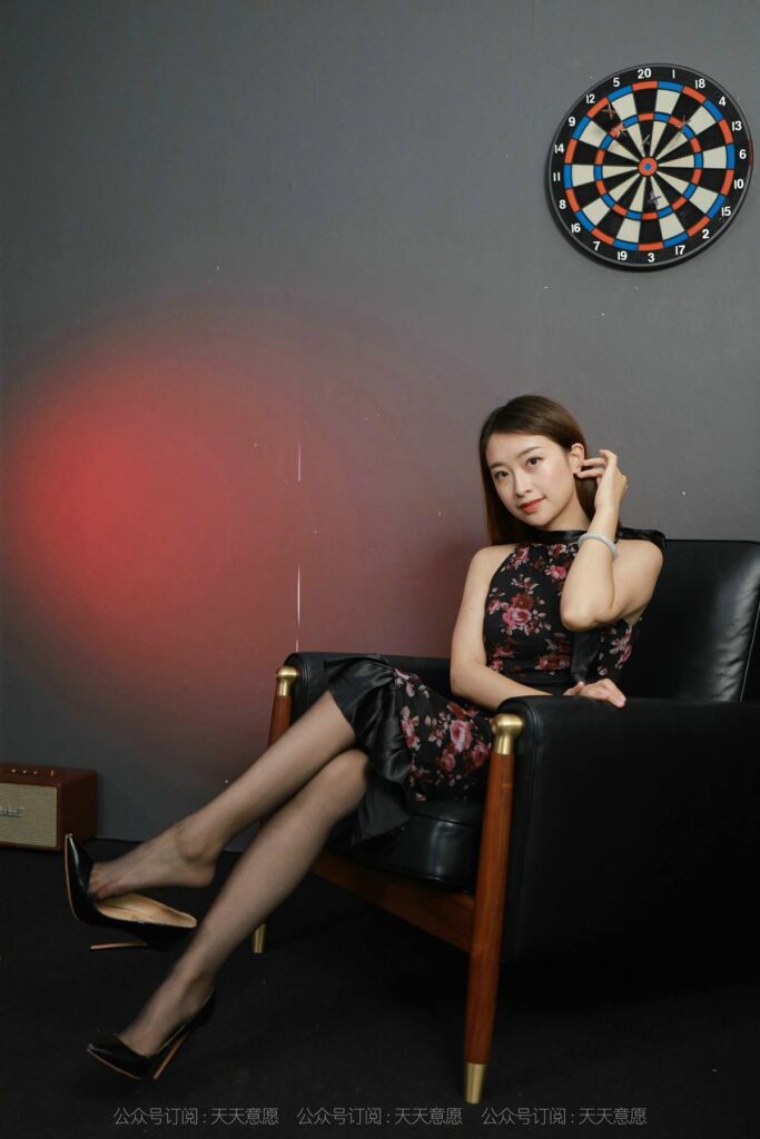 [IESS異思趣向] 2021.08.21 絲享家 896：小婕《掛脖連衣裙》[106P/140MB]插圖2