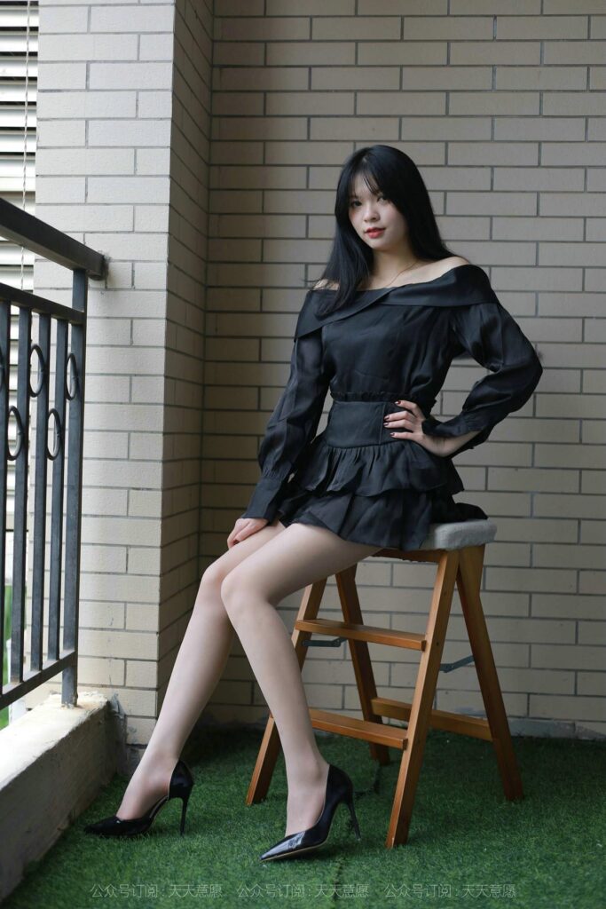 [IESS異思趣向] 2021.08.23 絲享家 898：小七《一字肩短裙》[91P/135MB]插圖2